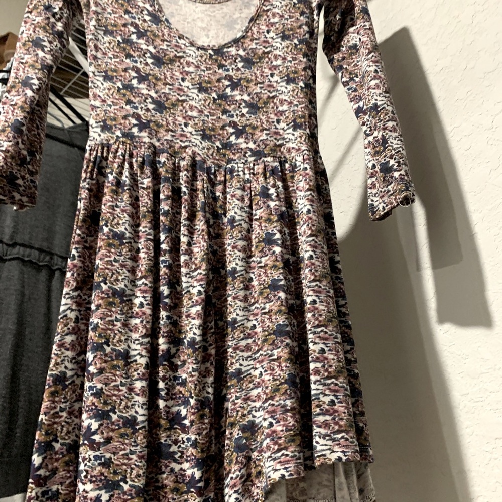 Dress - Picture 5 of 8